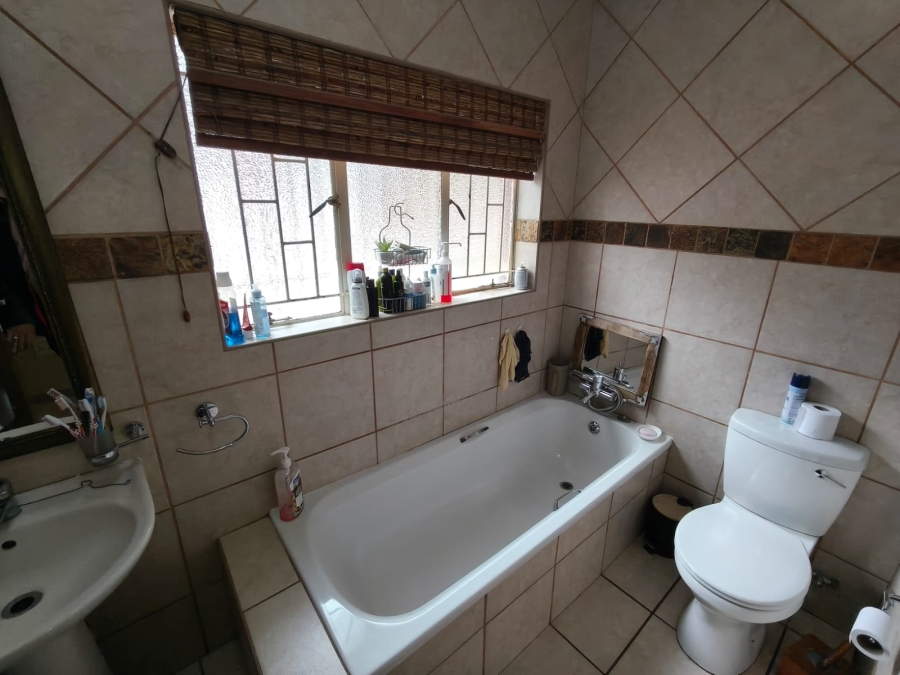 5 Bedroom Property for Sale in Cashan North West